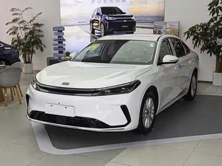 吉利银河 A7 EV